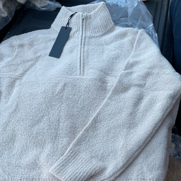 Sweater - Picture 9 of 9